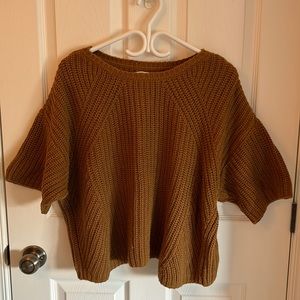 Women’s loose, knit sweater